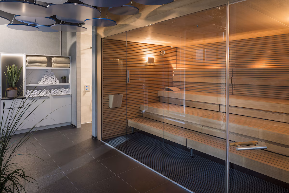 Melia Frankfurt City Bio-Sauna mit Skyline-Blick