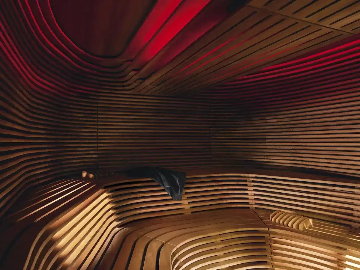 Roomers Frankfurt Wellnessbereich mit finnischer Sauna