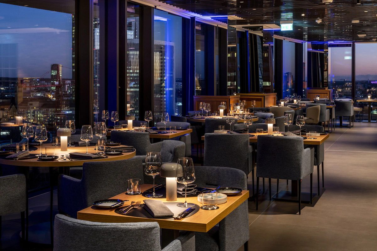 Melia Frankfurt City Restaurant Oben Sky-Line View